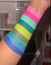Load image into Gallery viewer, Duo water activated eyeliner/base.