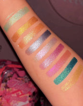 Load image into Gallery viewer, Multi-chrome Eyeshadow Palette /luna coqueta