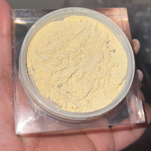 Load image into Gallery viewer, NANA Matte Blurring setting powder.