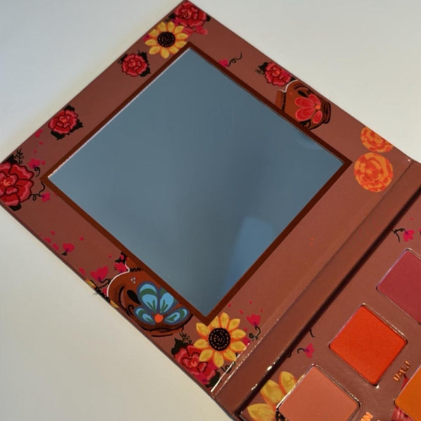 Soñadora Eyeshadow Palette.